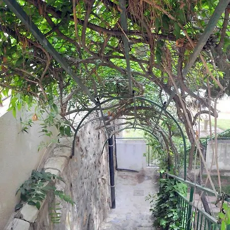 La Aurora דירה *